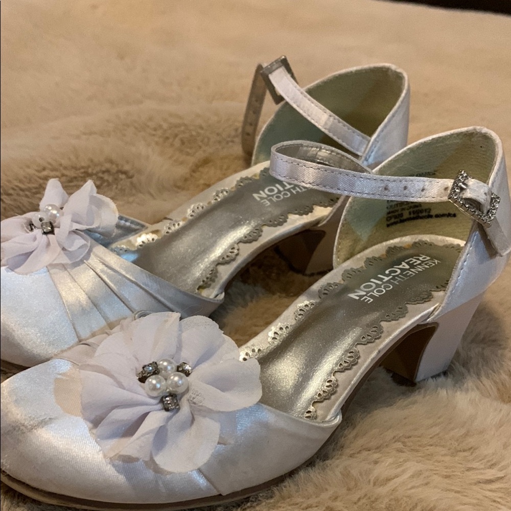 Kenneth Cole Elegant Kids Satin Dress Shoes with Floral Detail and Small Heel